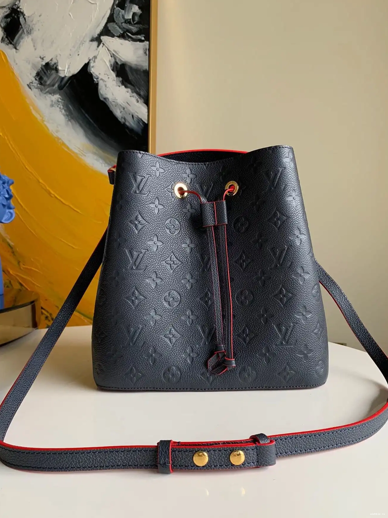 WIS MM NEONOE LOUIS VUITTON 0518